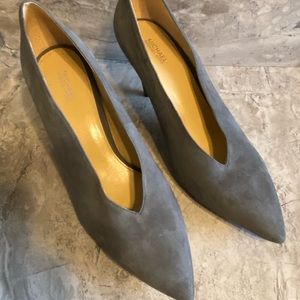 Michael Kors kitten heel pump shoes